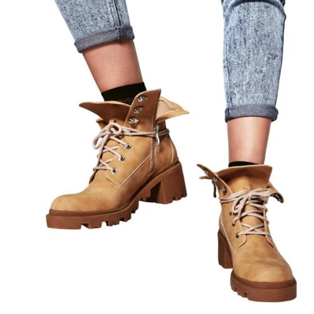 Madden Girl Dillian Combat Chunky Heel Boot sz 10 Tan